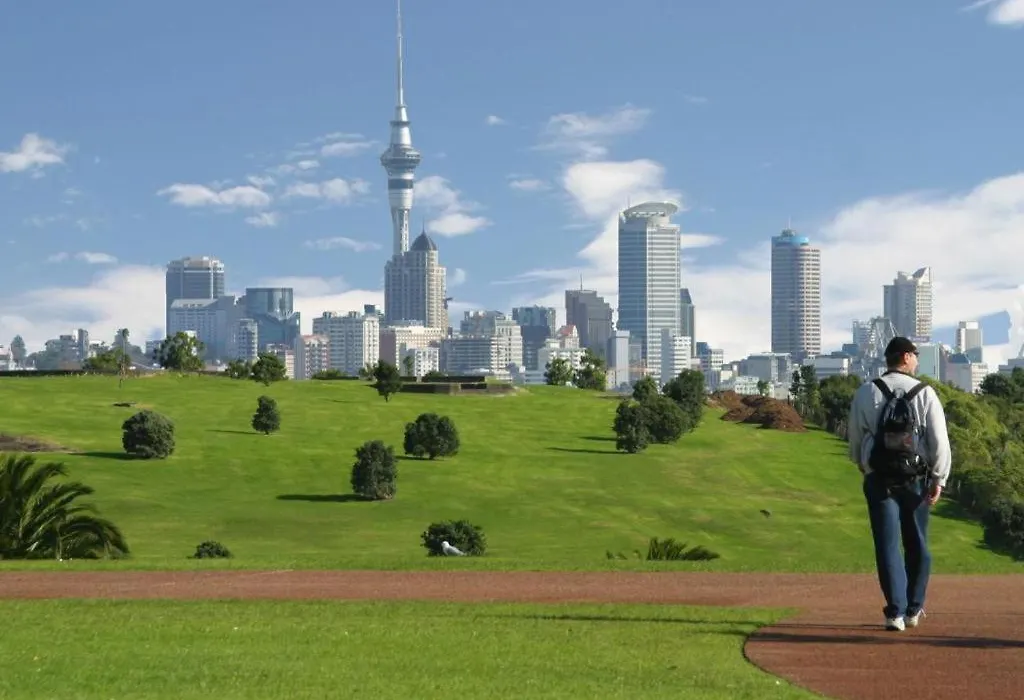 Base Auckland-1